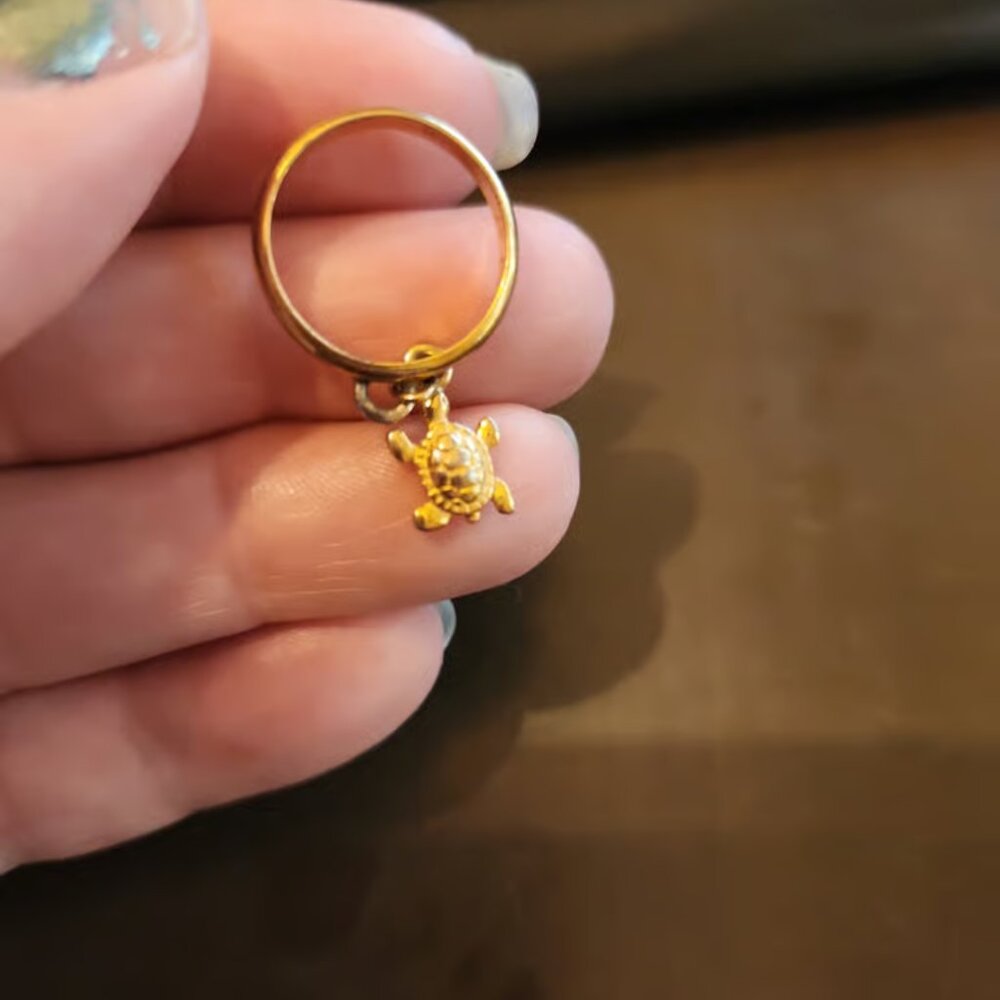 RARE 1980'S Dangle turtle ring- RARE - HARD TO FIND ITEM